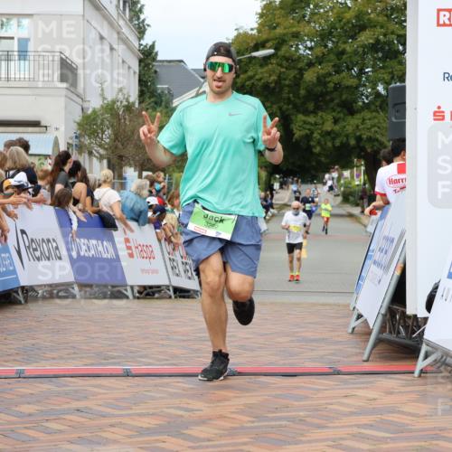 31.08.2025 - 21. Blankeneser Heldenlauf Strokosch-Dieckow http://msf.ph/oto/8658410 31.08.2025 10:51:20 Ziel 3388, 3292 meine-sportfotos.de