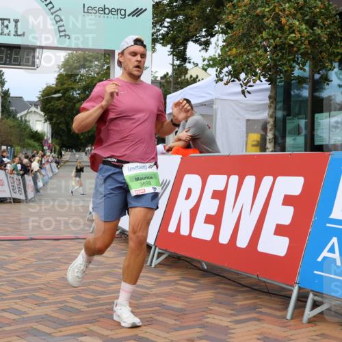 31.08.2025 - 21. Blankeneser Heldenlauf Strokosch-Dieckow http://msf.ph/oto/8658457 31.08.2025 10:50:33 Ziel 3699, 3354, 3564 meine-sportfotos.de
