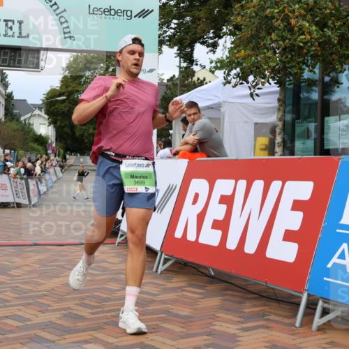 31.08.2025 - 21. Blankeneser Heldenlauf Strokosch-Dieckow http://msf.ph/oto/8658462 31.08.2025 10:50:33 Ziel 3699, 3354, 3564 meine-sportfotos.de