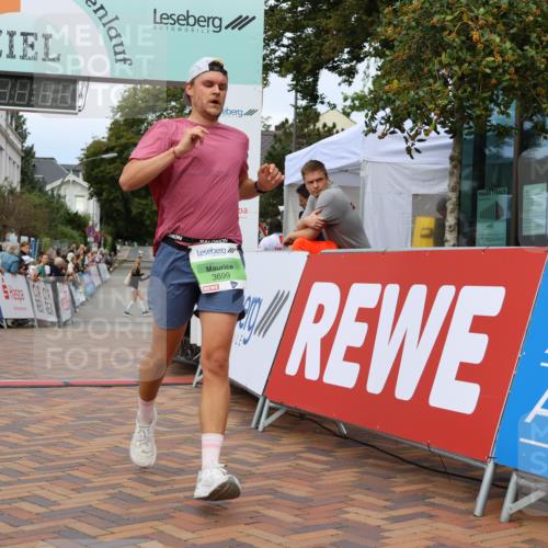 31.08.2025 - 21. Blankeneser Heldenlauf Strokosch-Dieckow http://msf.ph/oto/8658466 31.08.2025 10:50:33 Ziel 3699, 3354, 3564 meine-sportfotos.de