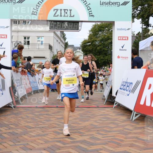 31.08.2025 - 21. Blankeneser Heldenlauf Strokosch-Dieckow http://msf.ph/oto/8658686 31.08.2025 10:34:39 Ziel 2110, 2021, 2424, 2668, 2669, 2667, 2298, 2349, 2350, 2090, 2083 meine-sportfotos.de
