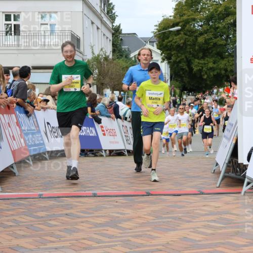 31.08.2025 - 21. Blankeneser Heldenlauf Strokosch-Dieckow http://msf.ph/oto/8658749 31.08.2025 10:34:34 Ziel 2110, 2668, 2090, 2083 meine-sportfotos.de