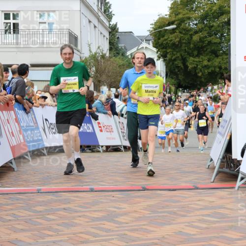 31.08.2025 - 21. Blankeneser Heldenlauf Strokosch-Dieckow http://msf.ph/oto/8658752 31.08.2025 10:34:34 Ziel 2110, 2668, 2090, 2083 meine-sportfotos.de
