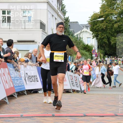 31.08.2025 - 21. Blankeneser Heldenlauf Strokosch-Dieckow http://msf.ph/oto/8658799 31.08.2025 10:34:07 Ziel 2378, 2563, 2724, 2120, 2171 meine-sportfotos.de