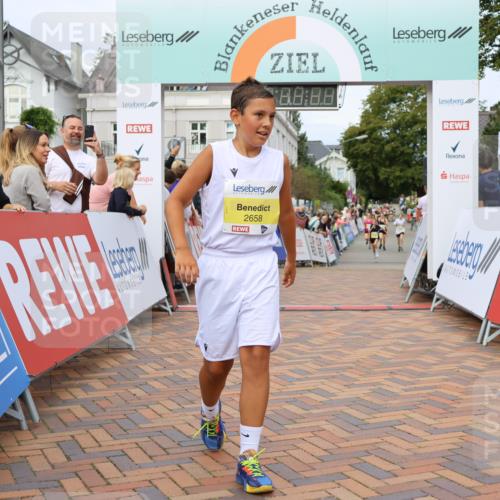31.08.2025 - 21. Blankeneser Heldenlauf Strokosch-Dieckow http://msf.ph/oto/8658932 31.08.2025 10:33:07 Ziel 2104, 2122, 2433, 2658 meine-sportfotos.de