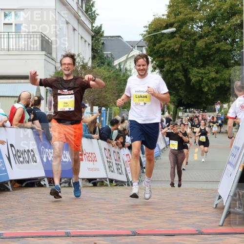 31.08.2025 - 21. Blankeneser Heldenlauf Strokosch-Dieckow http://msf.ph/oto/8659035 31.08.2025 10:32:17 Ziel 2418, 2131, 2182, 2627 meine-sportfotos.de