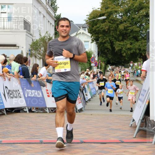 31.08.2025 - 21. Blankeneser Heldenlauf Strokosch-Dieckow http://msf.ph/oto/8659698 31.08.2025 10:28:48 Ziel 2346, 2697, 2700, 2387 meine-sportfotos.de