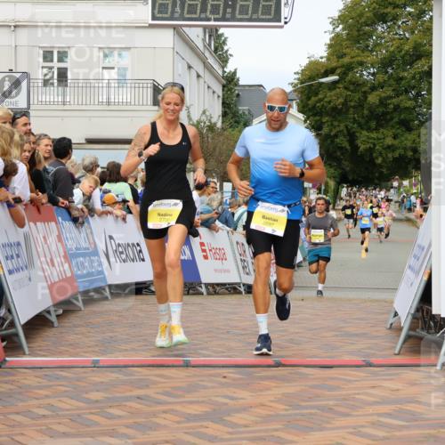 31.08.2025 - 21. Blankeneser Heldenlauf Strokosch-Dieckow http://msf.ph/oto/8659713 31.08.2025 10:28:43 Ziel 2346, 2697, 2700, 2351, 2687 meine-sportfotos.de