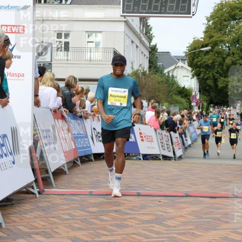 31.08.2025 - 21. Blankeneser Heldenlauf Strokosch-Dieckow http://msf.ph/oto/8660335 31.08.2025 10:25:49 Ziel 2366, 2235, 2472 meine-sportfotos.de