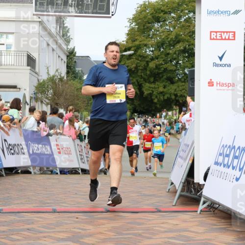 31.08.2025 - 21. Blankeneser Heldenlauf Strokosch-Dieckow http://msf.ph/oto/8660428 31.08.2025 10:25:22 Ziel 2541, 2636, 2383, 2367, 2504 meine-sportfotos.de