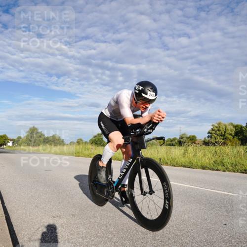 31.08.2025 - Elbe Triathlon Hamburg Michael Burmester http://msf.ph/oto/8660489 31.08.2025 08:36:27 Radfahren 243 meine-sportfotos.de