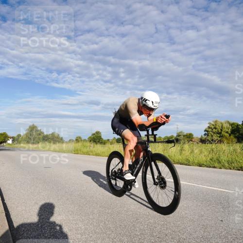 31.08.2025 - Elbe Triathlon Hamburg Michael Burmester http://msf.ph/oto/8660493 31.08.2025 08:37:29 Radfahren 205 meine-sportfotos.de