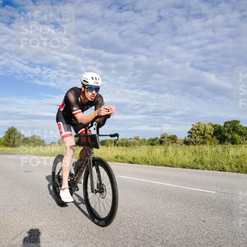 31.08.2025 - Elbe Triathlon Hamburg Michael Burmester http://msf.ph/oto/8660515 31.08.2025 08:39:26 Radfahren 200, 232, 238 meine-sportfotos.de
