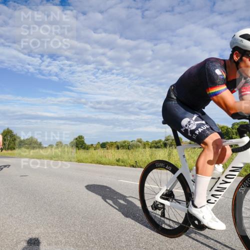 31.08.2025 - Elbe Triathlon Hamburg Michael Burmester http://msf.ph/oto/8660546 31.08.2025 08:41:59 Radfahren 180, 182 meine-sportfotos.de