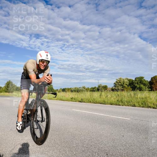 31.08.2025 - Elbe Triathlon Hamburg Michael Burmester http://msf.ph/oto/8660571 31.08.2025 08:43:53 Radfahren 177, 198, 199, 216 meine-sportfotos.de