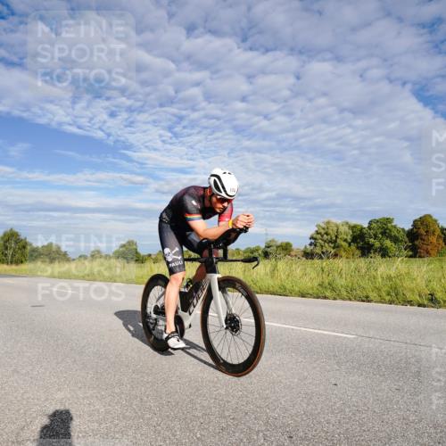 31.08.2025 - Elbe Triathlon Hamburg Michael Burmester http://msf.ph/oto/8660594 31.08.2025 08:45:50 Radfahren 174 meine-sportfotos.de