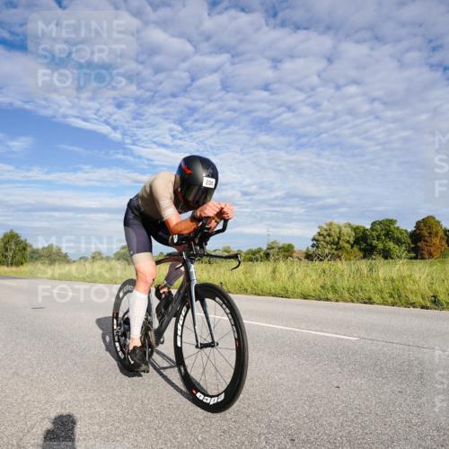 31.08.2025 - Elbe Triathlon Hamburg Michael Burmester http://msf.ph/oto/8660611 31.08.2025 08:47:34 Radfahren 206 meine-sportfotos.de