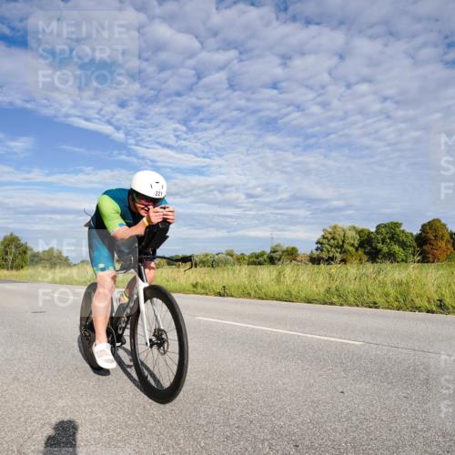 31.08.2025 - Elbe Triathlon Hamburg Michael Burmester http://msf.ph/oto/8660613 31.08.2025 08:47:57 Radfahren 221 meine-sportfotos.de