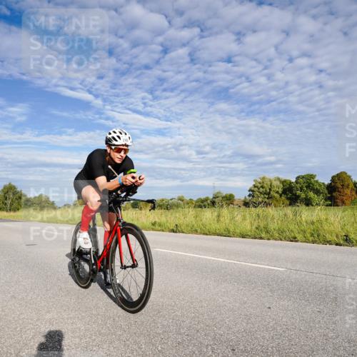 31.08.2025 - Elbe Triathlon Hamburg Michael Burmester http://msf.ph/oto/8660632 31.08.2025 08:49:05 Radfahren 245, 345, 363 meine-sportfotos.de