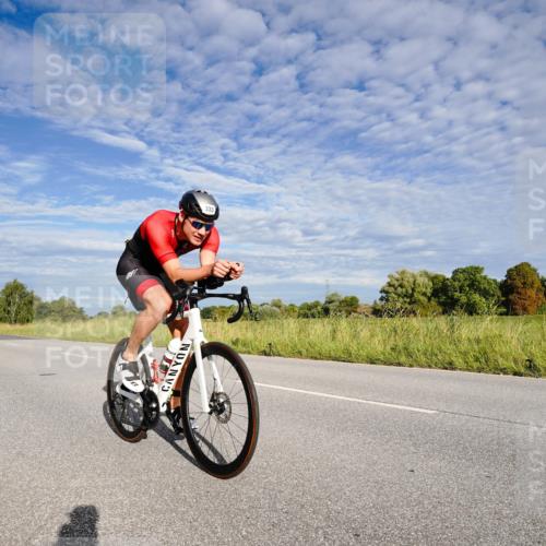 31.08.2025 - Elbe Triathlon Hamburg Michael Burmester http://msf.ph/oto/8660650 31.08.2025 08:49:39 Radfahren 312, 333 meine-sportfotos.de