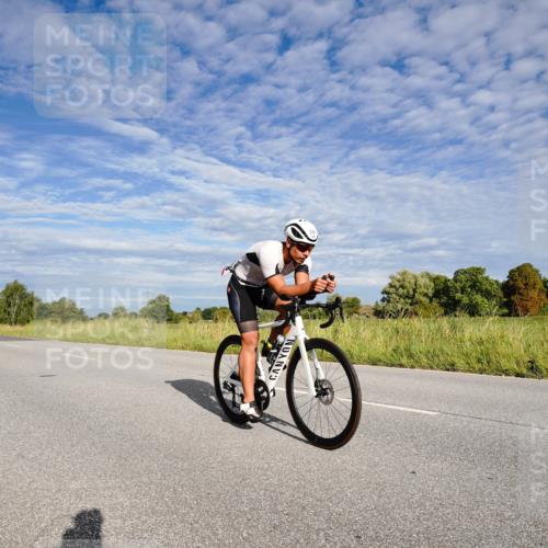 31.08.2025 - Elbe Triathlon Hamburg Michael Burmester http://msf.ph/oto/8660667 31.08.2025 08:51:28 Radfahren 228 meine-sportfotos.de