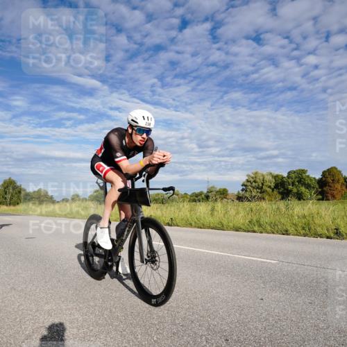 31.08.2025 - Elbe Triathlon Hamburg Michael Burmester http://msf.ph/oto/8660679 31.08.2025 08:51:46 Radfahren 200, 209, 232, 238, 332 meine-sportfotos.de