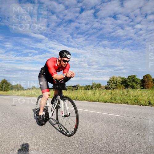 31.08.2025 - Elbe Triathlon Hamburg Michael Burmester http://msf.ph/oto/8660684 31.08.2025 08:51:50 Radfahren 332, 364 meine-sportfotos.de