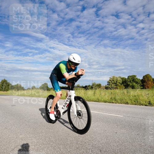 31.08.2025 - Elbe Triathlon Hamburg Michael Burmester http://msf.ph/oto/8660689 31.08.2025 08:52:11 Radfahren 220 meine-sportfotos.de