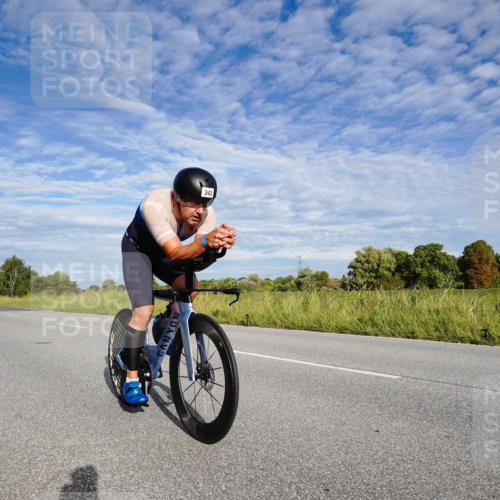 31.08.2025 - Elbe Triathlon Hamburg Michael Burmester http://msf.ph/oto/8660709 31.08.2025 08:53:22 Radfahren 189, 196, 225, 314, 343, 381 meine-sportfotos.de