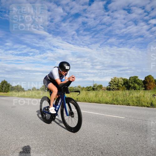 31.08.2025 - Elbe Triathlon Hamburg Michael Burmester http://msf.ph/oto/8660727 31.08.2025 08:53:34 Radfahren 219, 270, 272, 340, 344 meine-sportfotos.de