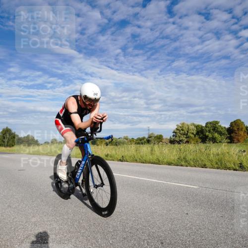 31.08.2025 - Elbe Triathlon Hamburg Michael Burmester http://msf.ph/oto/8660737 31.08.2025 08:53:45 Radfahren 242, 252, 283, 342 meine-sportfotos.de