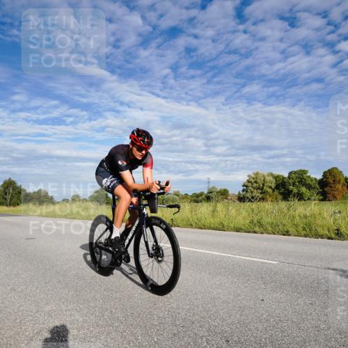31.08.2025 - Elbe Triathlon Hamburg Michael Burmester http://msf.ph/oto/8660742 31.08.2025 08:53:50 Radfahren 252, 342 meine-sportfotos.de