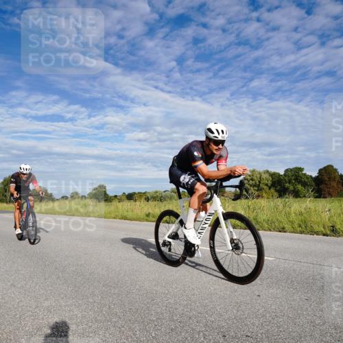 31.08.2025 - Elbe Triathlon Hamburg Michael Burmester http://msf.ph/oto/8660763 31.08.2025 08:55:00 Radfahren 167, 182, 264, 275 meine-sportfotos.de