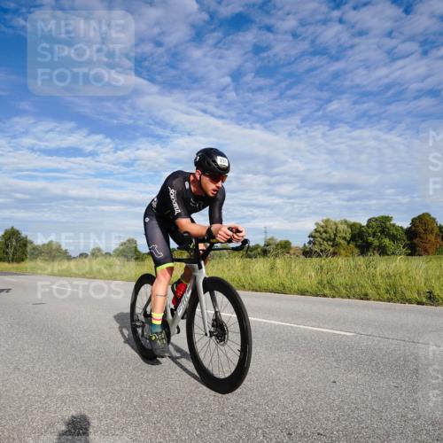 31.08.2025 - Elbe Triathlon Hamburg Michael Burmester http://msf.ph/oto/8660779 31.08.2025 08:55:21 Radfahren 215, 227, 231, 248 meine-sportfotos.de
