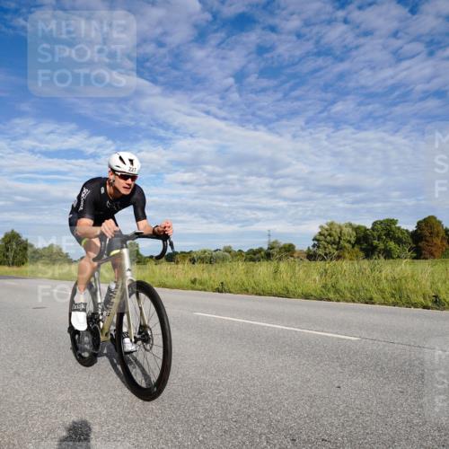 31.08.2025 - Elbe Triathlon Hamburg Michael Burmester http://msf.ph/oto/8660782 31.08.2025 08:55:21 Radfahren 215, 227, 231, 248 meine-sportfotos.de