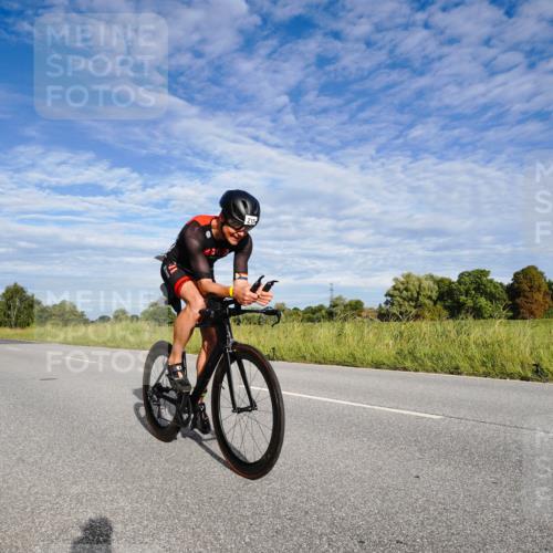 31.08.2025 - Elbe Triathlon Hamburg Michael Burmester http://msf.ph/oto/8660785 31.08.2025 08:55:23 Radfahren 215, 227, 231, 248 meine-sportfotos.de