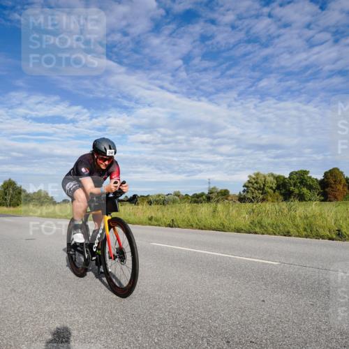 31.08.2025 - Elbe Triathlon Hamburg Michael Burmester http://msf.ph/oto/8660787 31.08.2025 08:55:25 Radfahren 215, 248 meine-sportfotos.de
