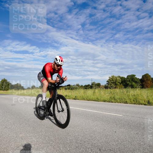 31.08.2025 - Elbe Triathlon Hamburg Michael Burmester http://msf.ph/oto/8660795 31.08.2025 08:55:46 Radfahren 237, 279, 331, 335 meine-sportfotos.de