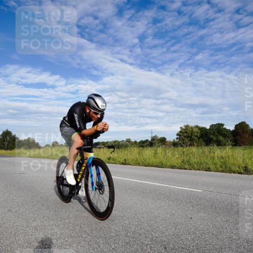 31.08.2025 - Elbe Triathlon Hamburg Michael Burmester http://msf.ph/oto/8660814 31.08.2025 08:56:28 Radfahren 199, 234, 260, 373 meine-sportfotos.de