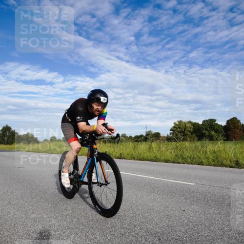 31.08.2025 - Elbe Triathlon Hamburg Michael Burmester http://msf.ph/oto/8660825 31.08.2025 08:56:37 Radfahren 181, 260, 267, 318 meine-sportfotos.de