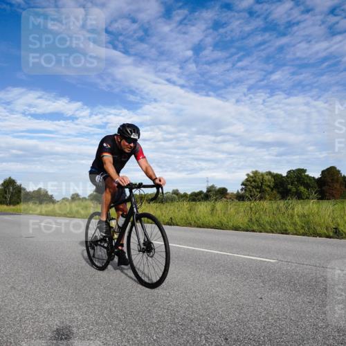 31.08.2025 - Elbe Triathlon Hamburg Michael Burmester http://msf.ph/oto/8660833 31.08.2025 08:56:50 Radfahren 195, 286, 320, 321, 334 meine-sportfotos.de