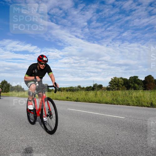 31.08.2025 - Elbe Triathlon Hamburg Michael Burmester http://msf.ph/oto/8660836 31.08.2025 08:56:54 Radfahren 195, 286, 320 meine-sportfotos.de