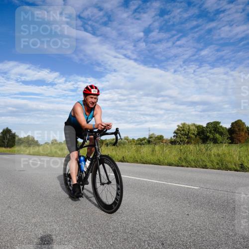 31.08.2025 - Elbe Triathlon Hamburg Michael Burmester http://msf.ph/oto/8660865 31.08.2025 08:57:36 Radfahren 261, 266, 324, 368, 383 meine-sportfotos.de