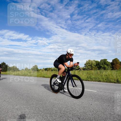 31.08.2025 - Elbe Triathlon Hamburg Michael Burmester http://msf.ph/oto/8660867 31.08.2025 08:57:41 Radfahren 261, 266, 324, 368 meine-sportfotos.de