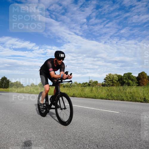 31.08.2025 - Elbe Triathlon Hamburg Michael Burmester http://msf.ph/oto/8660868 31.08.2025 08:57:42 Radfahren 261, 266, 324, 368 meine-sportfotos.de