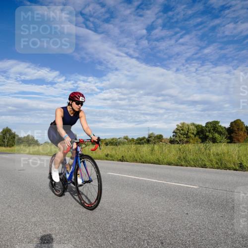 31.08.2025 - Elbe Triathlon Hamburg Michael Burmester http://msf.ph/oto/8660878 31.08.2025 08:58:05 Radfahren 256, 269, 281, 292, 301, 337 meine-sportfotos.de