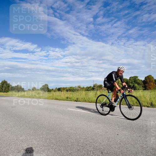31.08.2025 - Elbe Triathlon Hamburg Michael Burmester http://msf.ph/oto/8660891 31.08.2025 08:58:16 Radfahren 212, 259, 291, 305, 347, 351, 366 meine-sportfotos.de