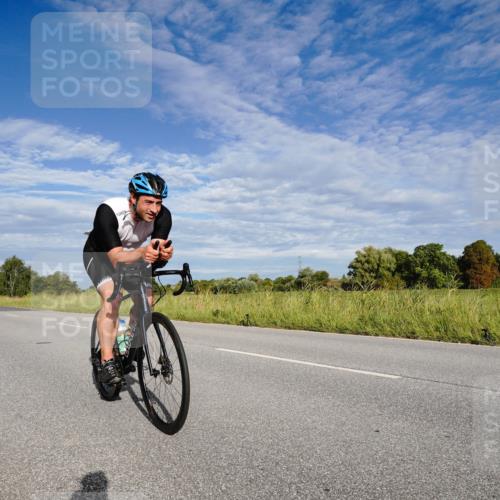 31.08.2025 - Elbe Triathlon Hamburg Michael Burmester http://msf.ph/oto/8660898 31.08.2025 08:58:25 Radfahren 239, 247, 268, 278, 385 meine-sportfotos.de