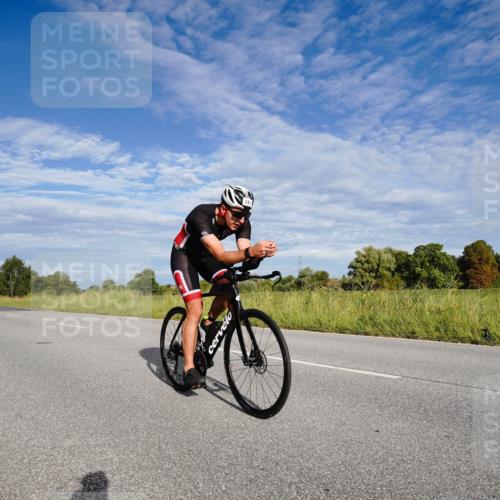 31.08.2025 - Elbe Triathlon Hamburg Michael Burmester http://msf.ph/oto/8660911 31.08.2025 08:58:35 Radfahren 206, 239, 287, 341 meine-sportfotos.de