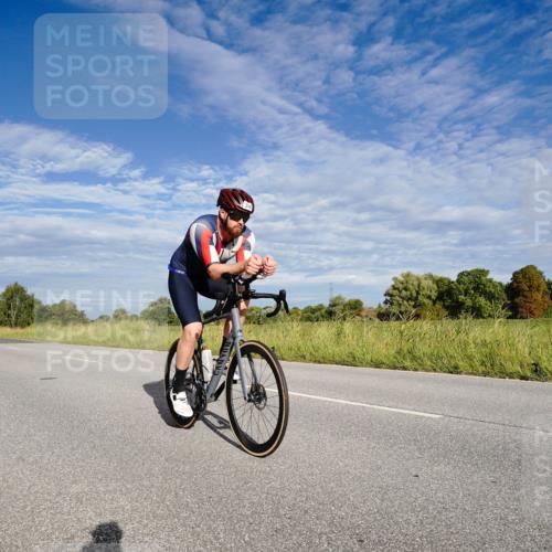31.08.2025 - Elbe Triathlon Hamburg Michael Burmester http://msf.ph/oto/8660967 31.08.2025 08:59:43 Radfahren 243, 310, 389 meine-sportfotos.de